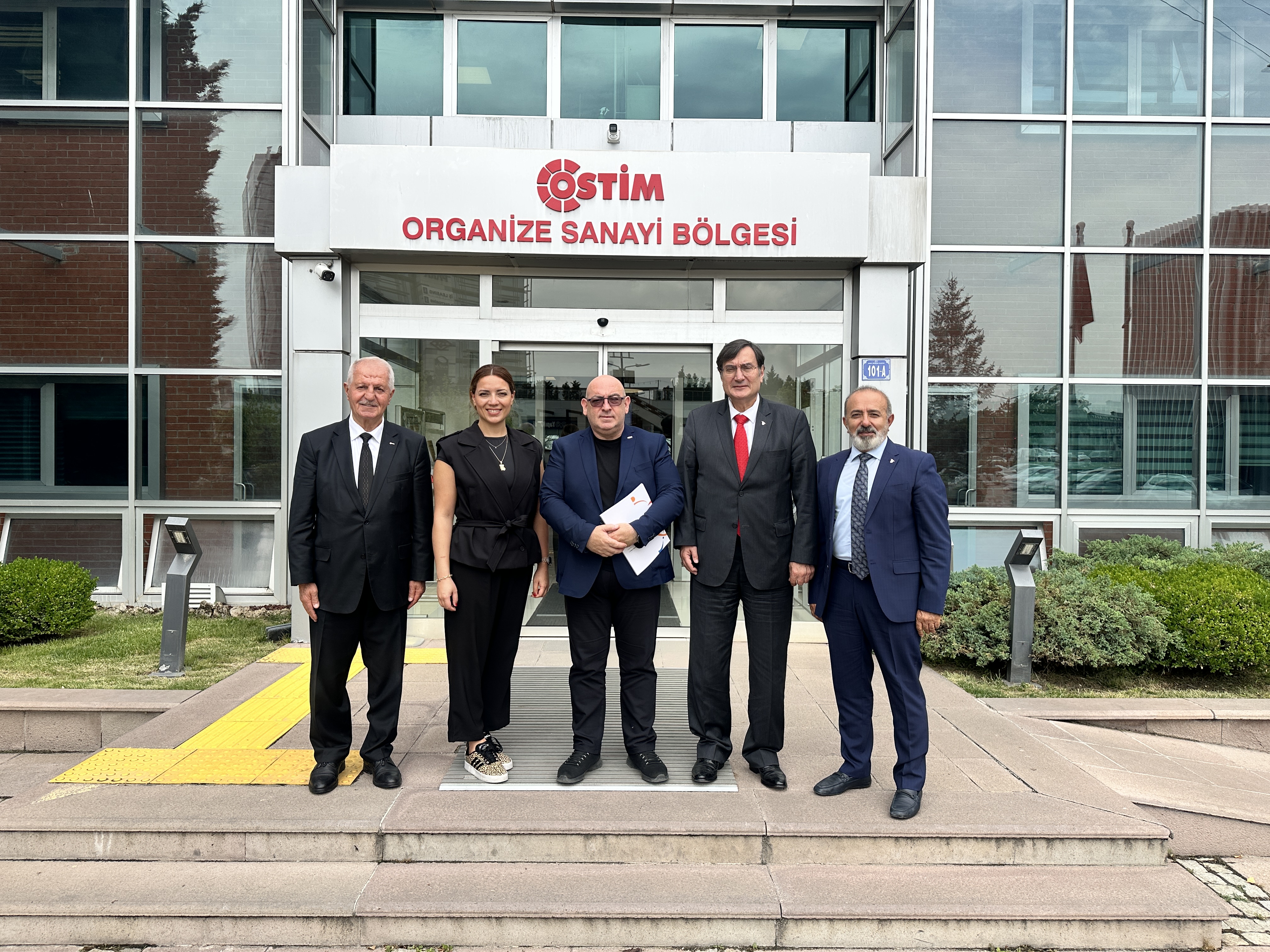 Sağlık Sektöründe Kümelenmeler Arası İş Birliği: MEDİKÜM'den Kümemize Ziyaret