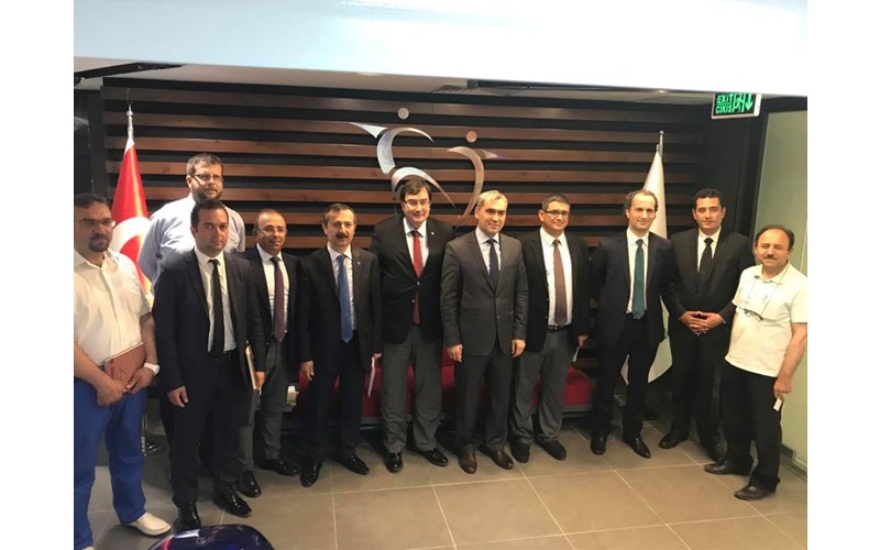 Türkiye İlaç ve Tıbbi Cihaz Kurumu Başkanı Sn. Dr. Hakkı GÜRSÖZ Ortak Showroom'u ziyaret etti