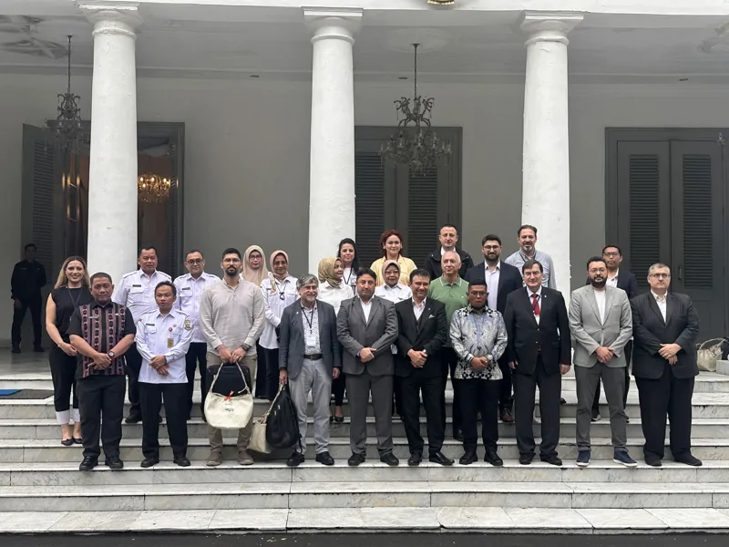 Heyetimiz Banten Valisi Andra Soni’ye Nezaket Ziyaretinde Bulundu