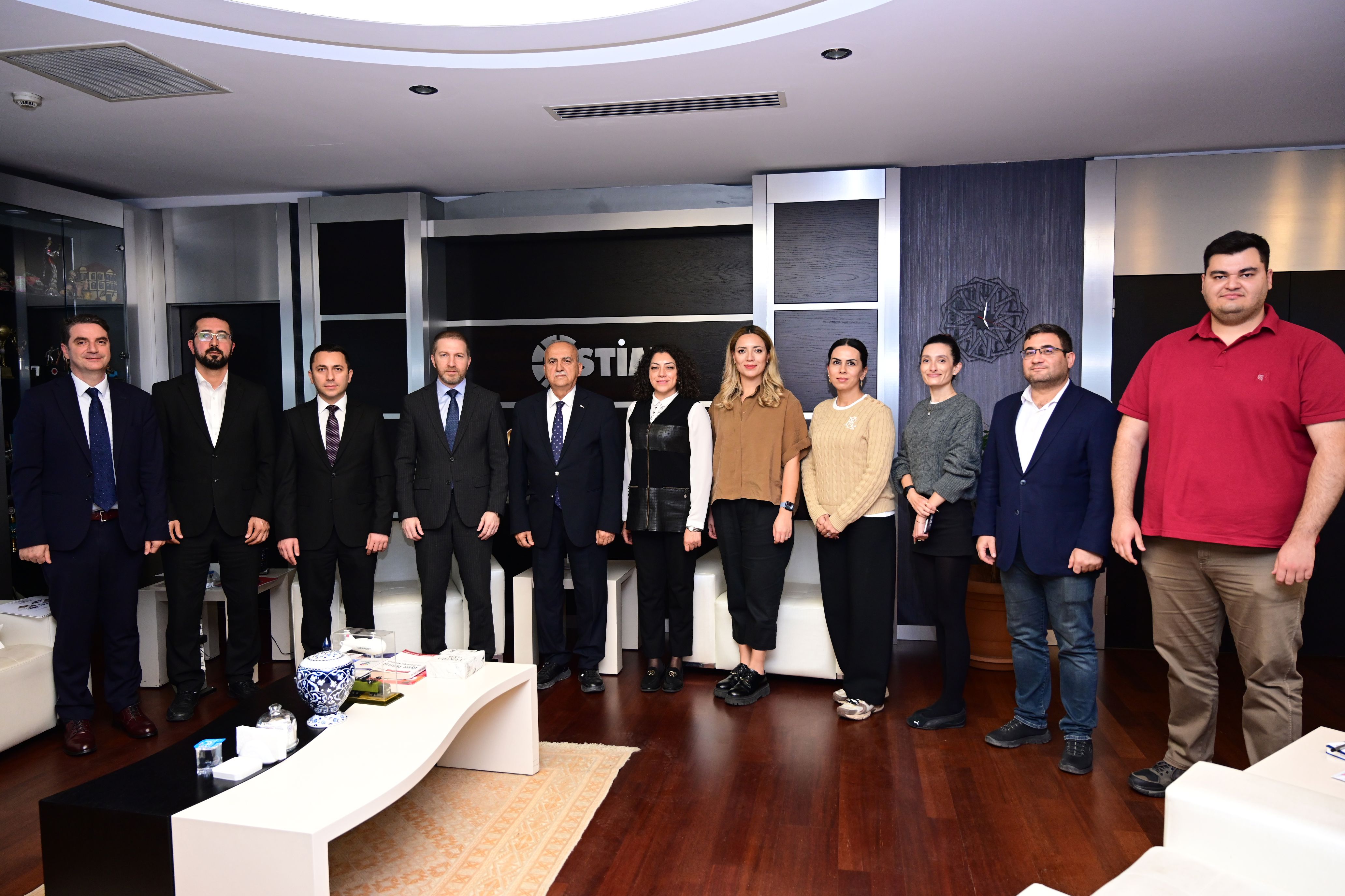 Azerbaycan Türkiye Ticaret Temsilcisi Olağanüstü Tam Yetkili Elçi Tamerlan Taghiyev OSTİM’i ziyaret etti. 
